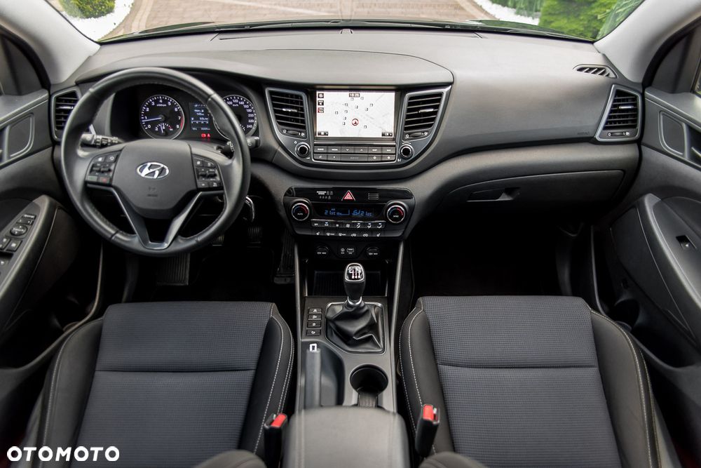 Hyundai Tucson 1.6 GDI BlueDrive GO 2WD - 30