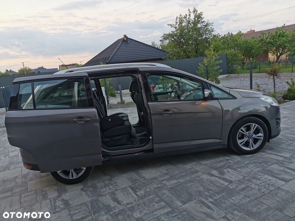 Ford Grand C-MAX - 9