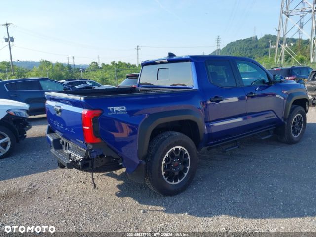 Toyota Tacoma - 8