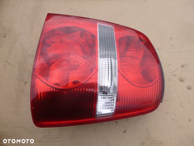 LAMPA PRAWY TYŁ PRAWA TYLNA VOLKSWAGEN TOURAN I 03- - 4