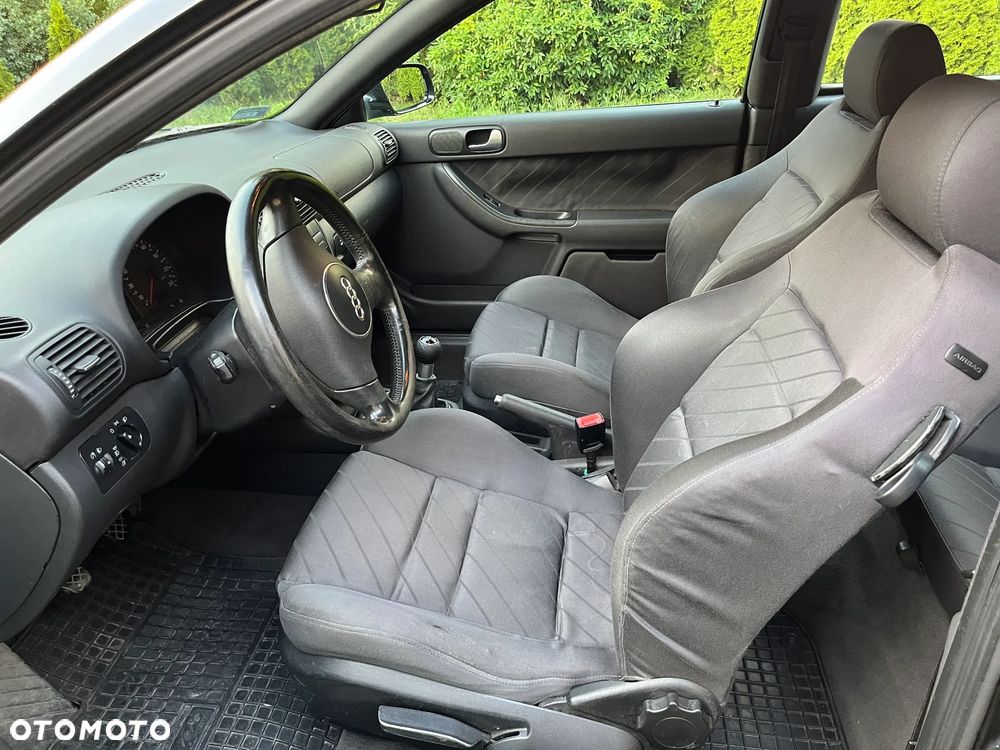 Audi A3 3-drzwiowe 1.8T Ambition - 9