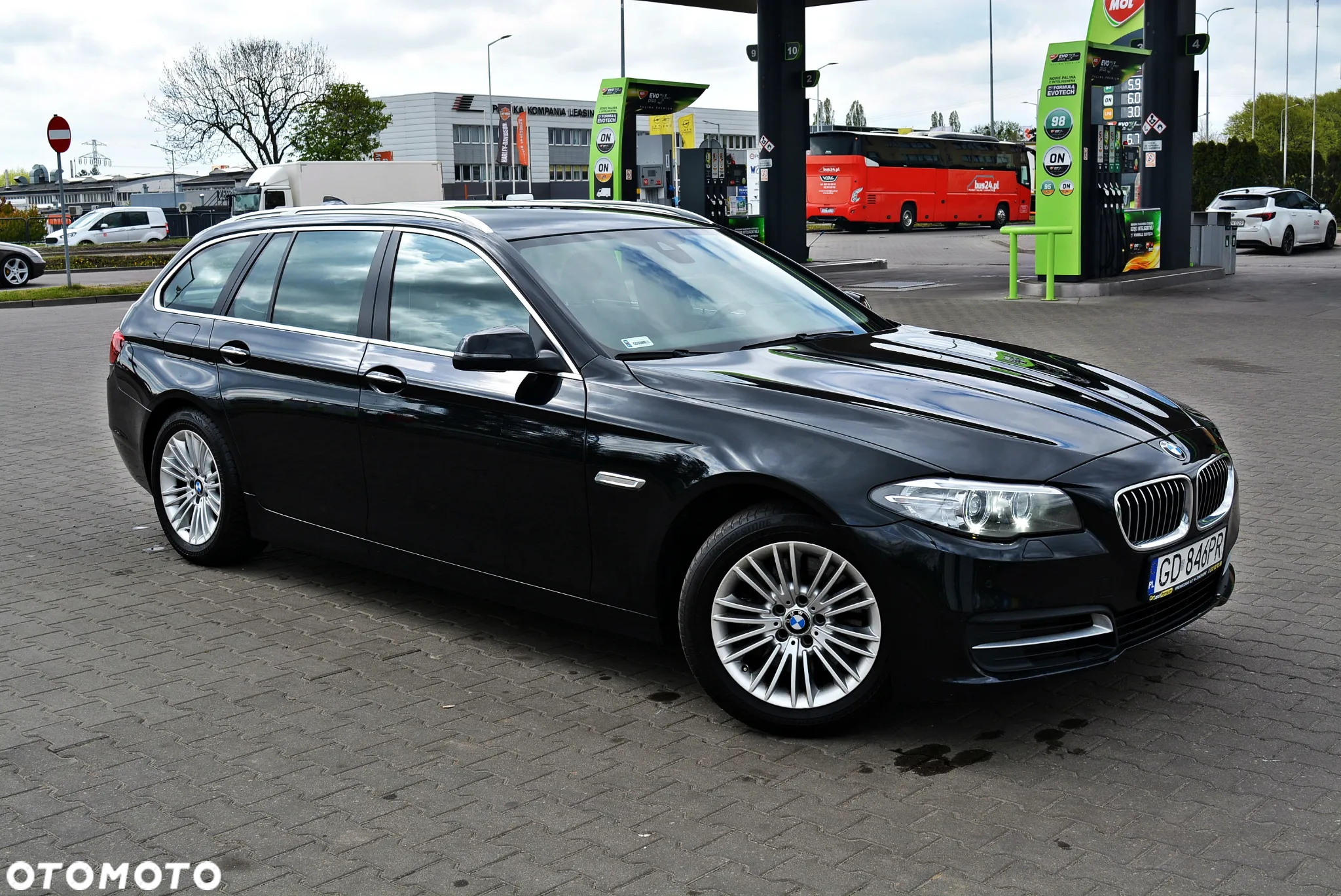 BMW Seria 5 525d xDrive Touring - 29