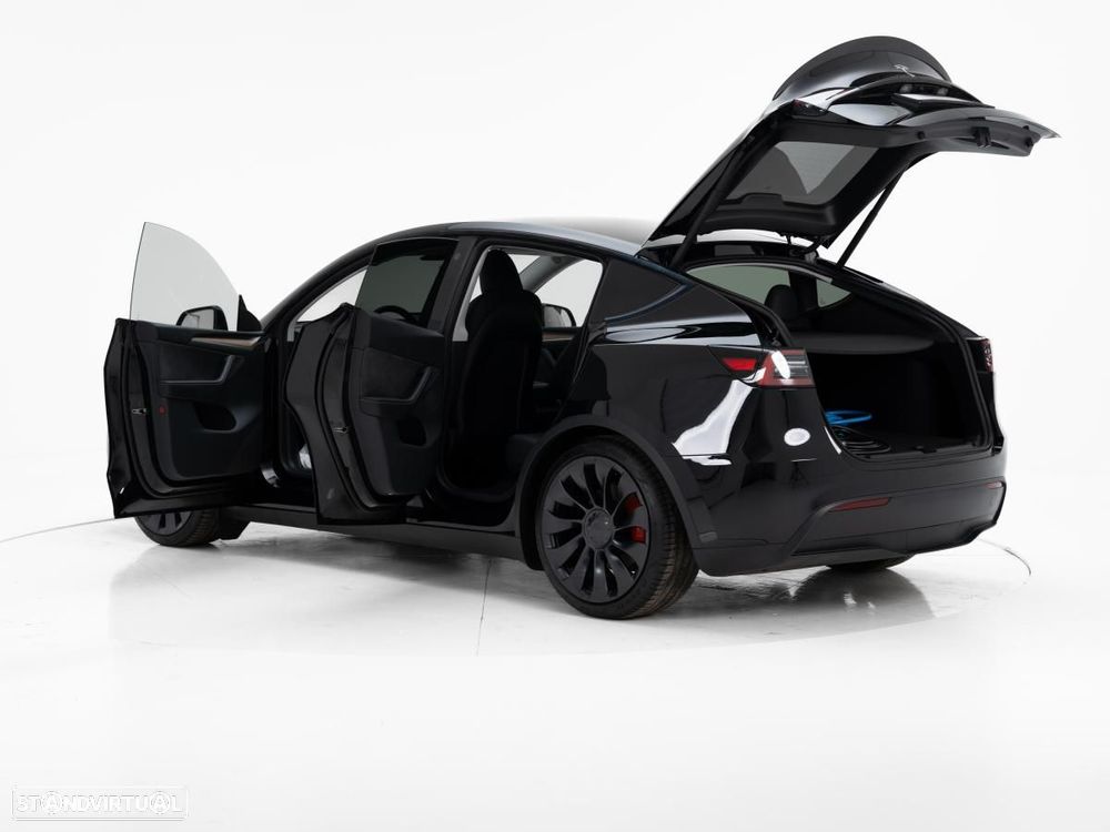 Tesla Model Y Performance Dual Motor AWD - 6