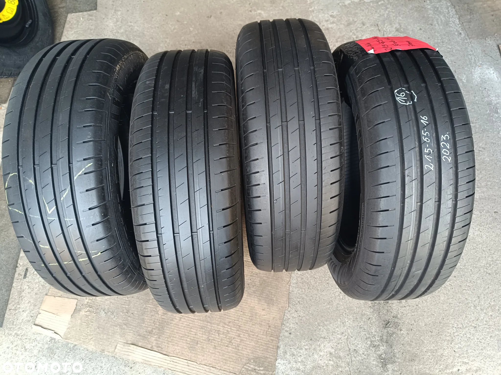 Opony letnie 215 65 16 - 4