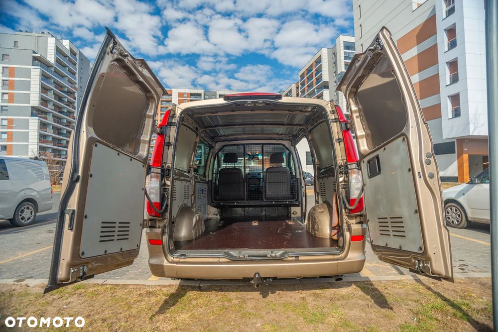 Mercedes-Benz Vito Univan 639.603 - 23