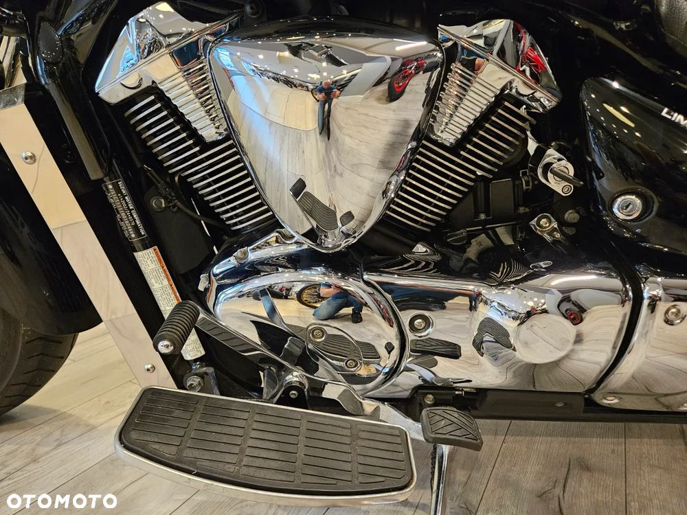 Suzuki Intruder - 16