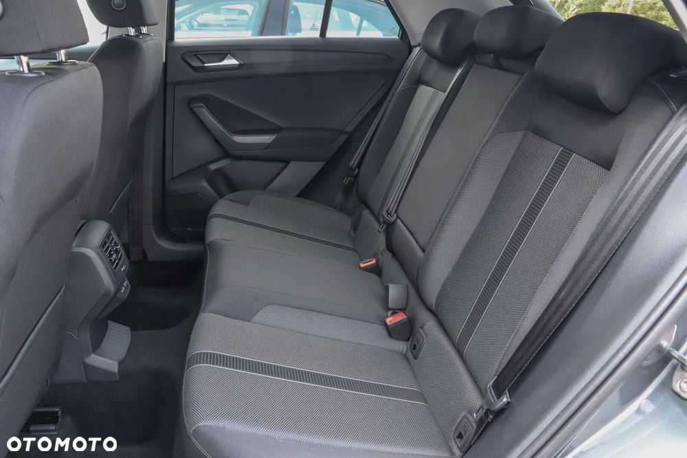 Volkswagen T-Roc - 12