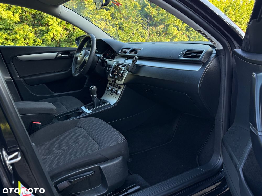 Volkswagen Passat - 10
