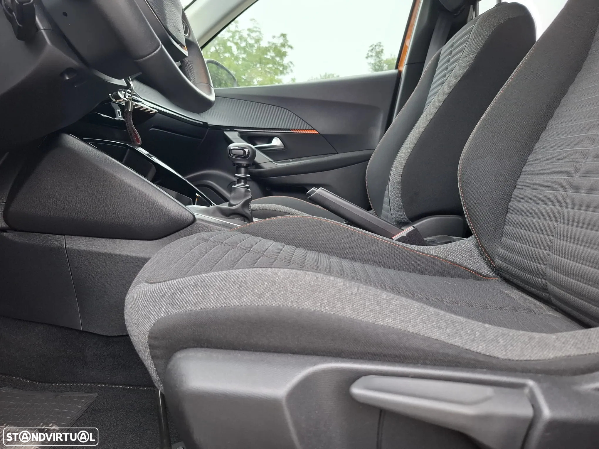 Peugeot 2008 1.2 PureTech Allure Pack - 23