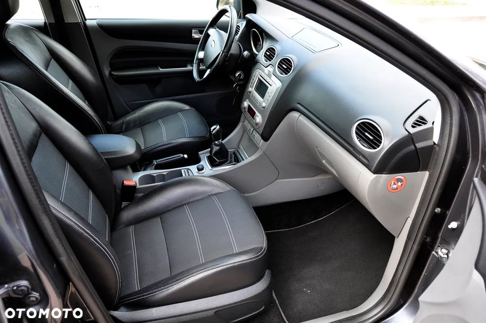 Ford Focus 1.8 Titanium - 11