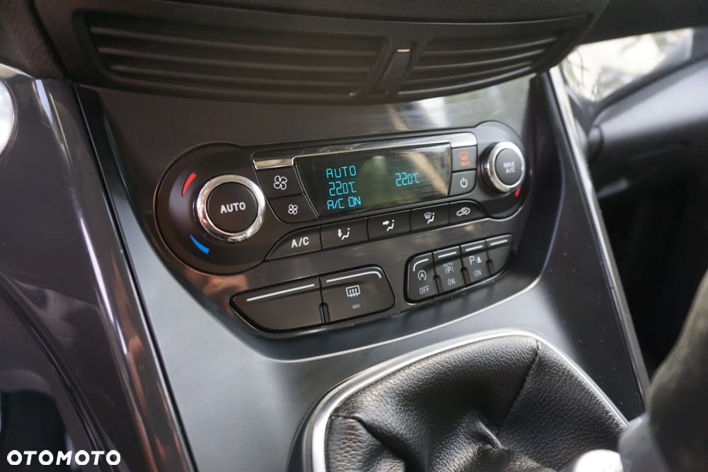 Ford Kuga 2.0 TDCi 2x4 Titanium - 19