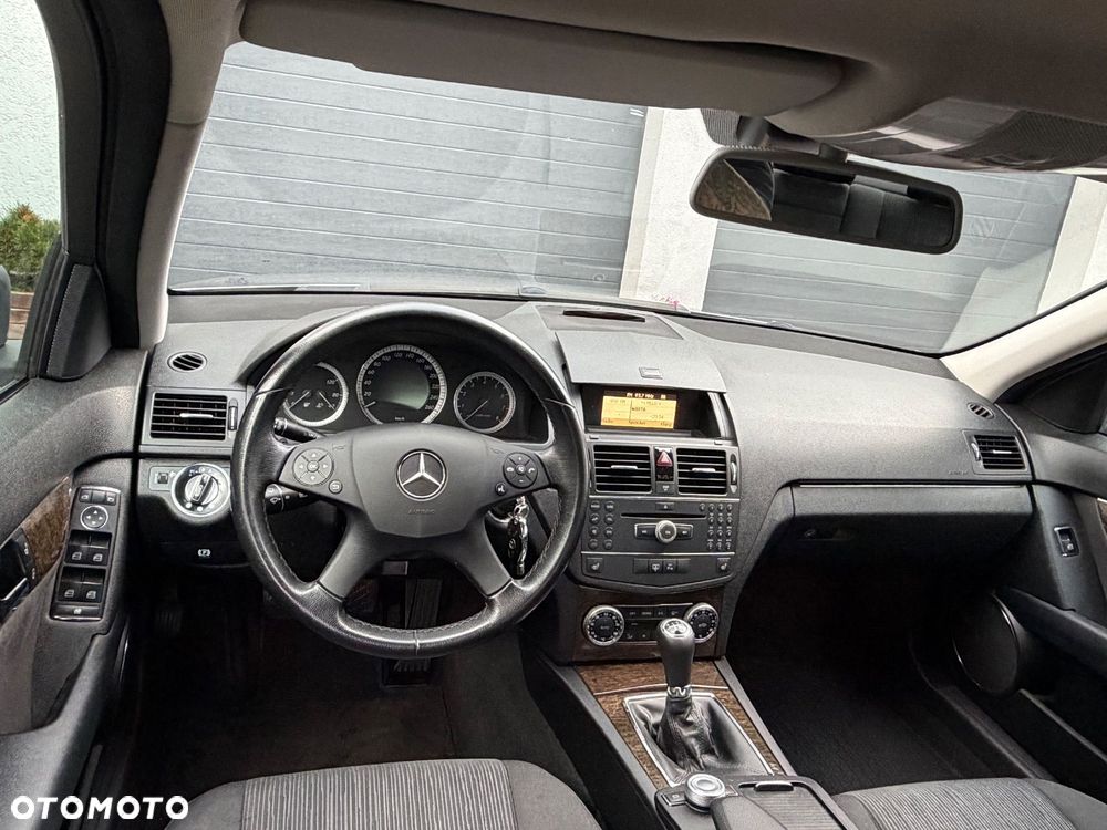 Mercedes-Benz Klasa C 180 Kompressor BlueEFFICIENCY Elegance - 18