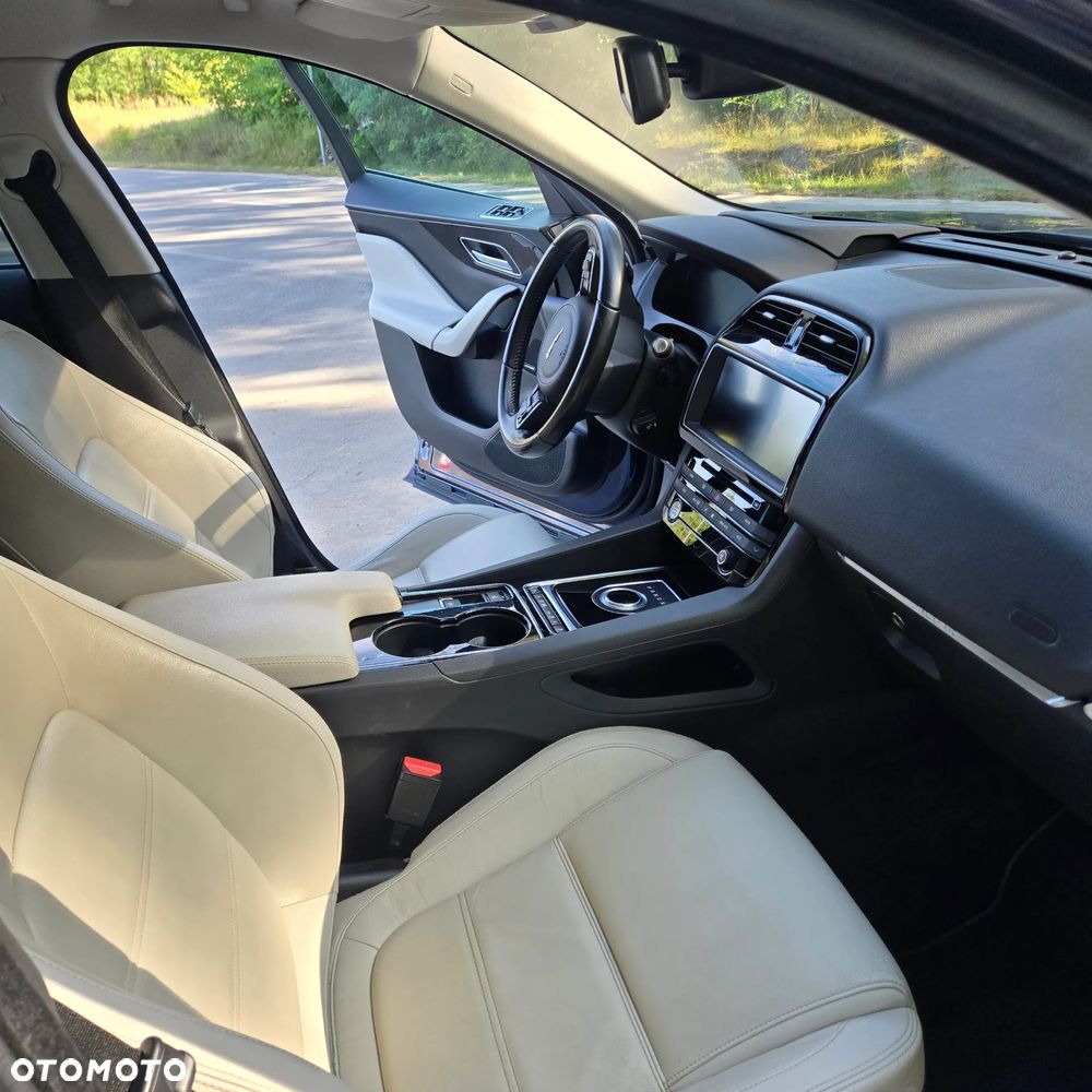 Jaguar F-Pace 2.0 i4D AWD Prestige - 11