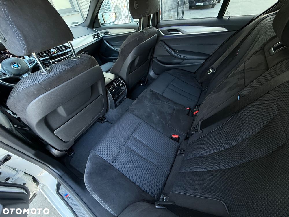 BMW Seria 5 520d xDrive mHEV M Sport sport - 38