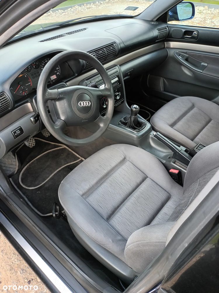 Audi A4 Limousine - 6