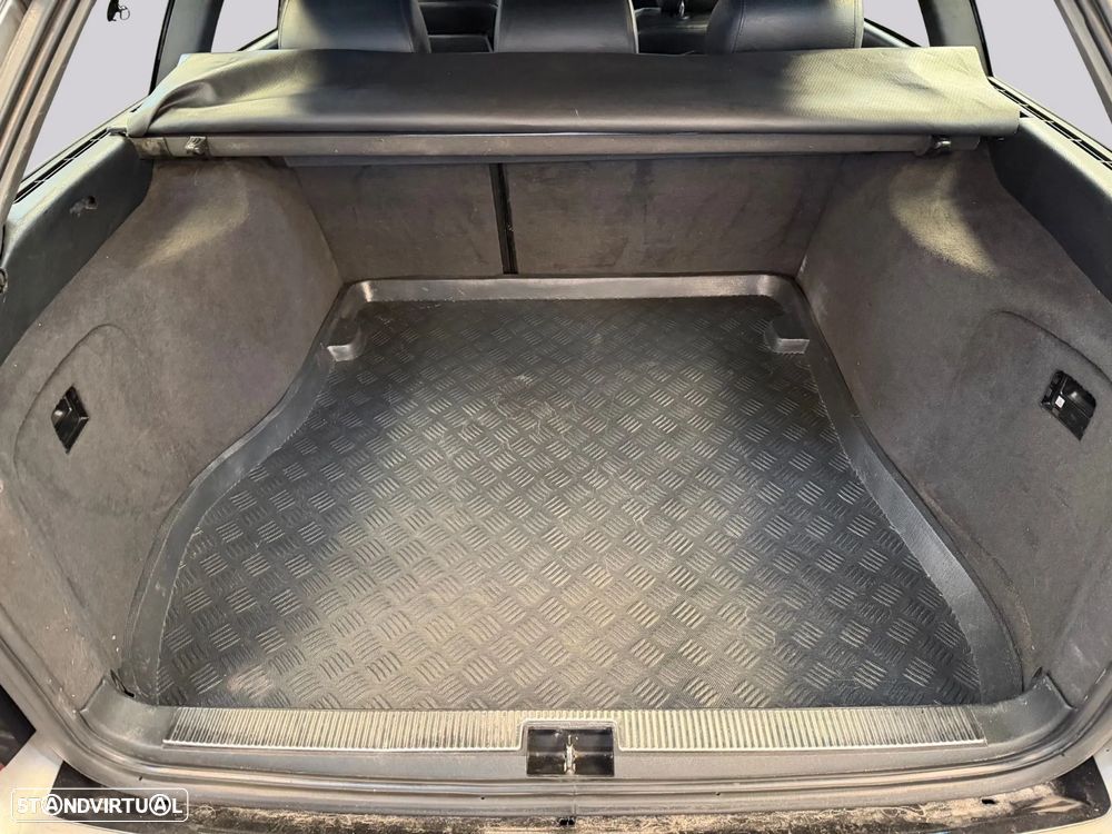 Audi A4 Avant - 32