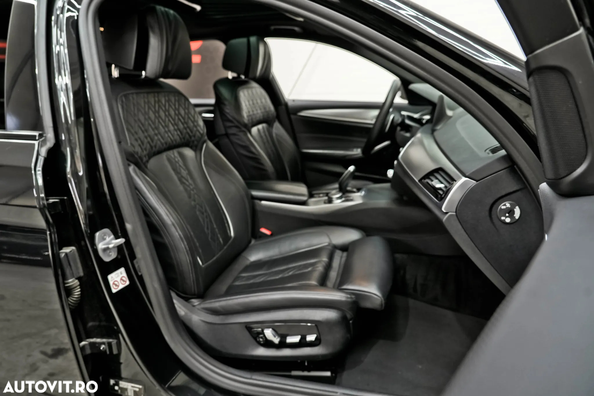 BMW Seria 5 520i AT - 10