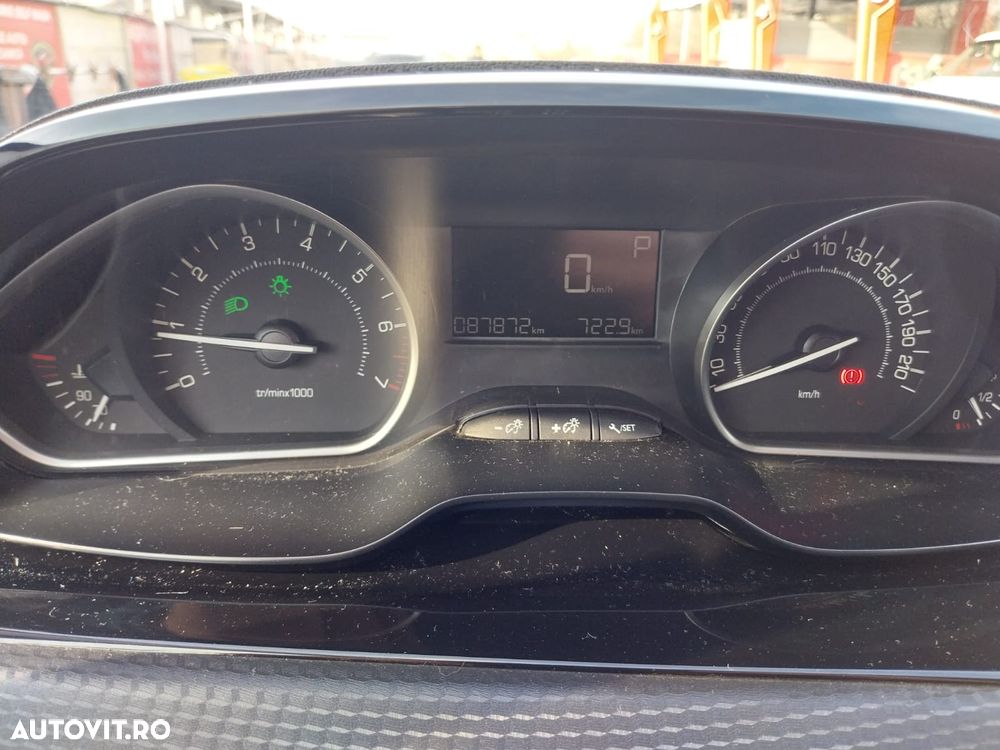 Peugeot 2008 1.2 PureTech Turbo EAT6 S&S Allure - 6