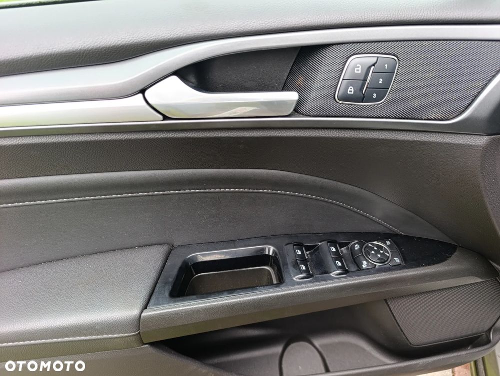 Ford Mondeo 2.0 TDCi Titanium PowerShift - 17