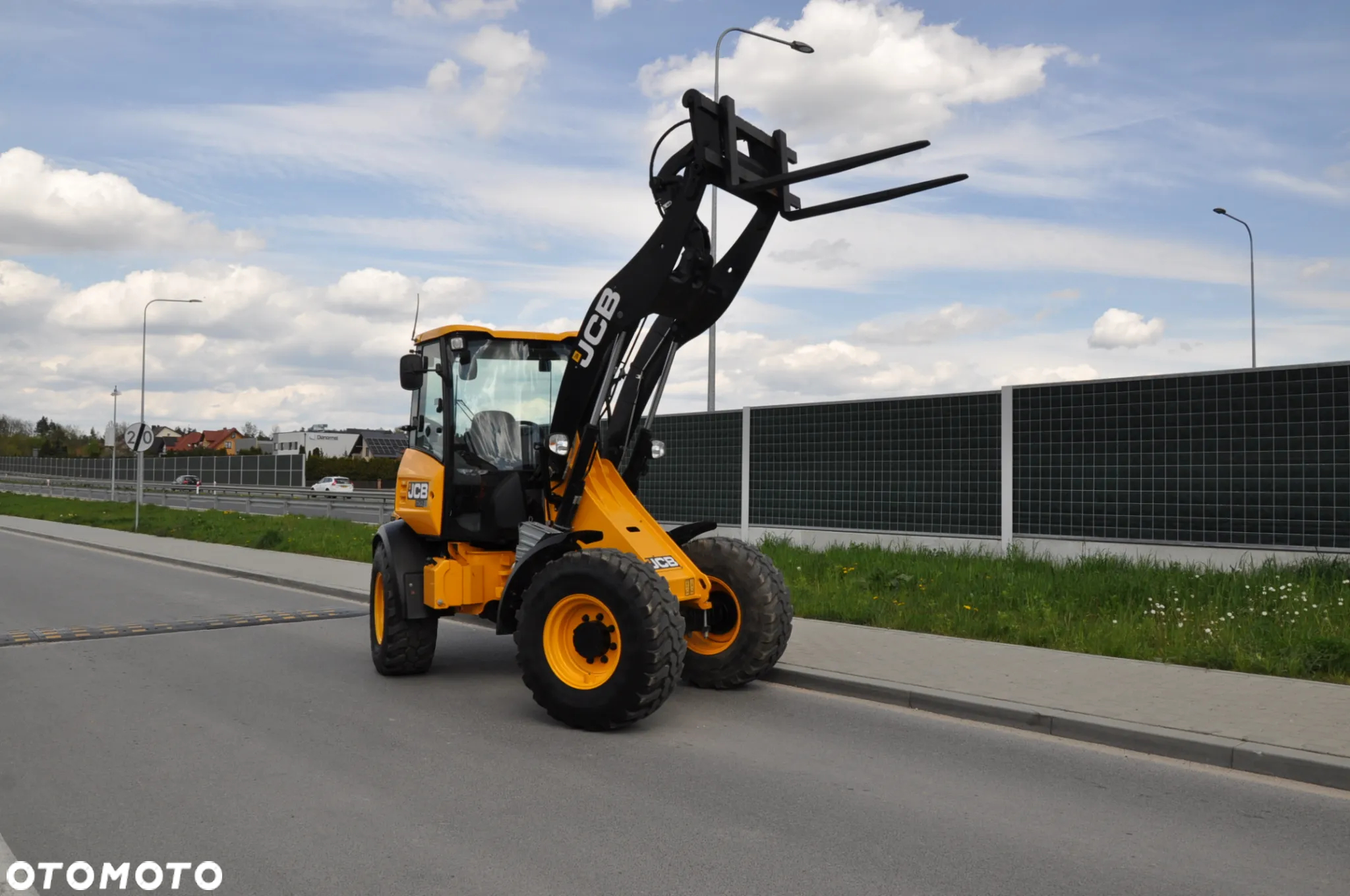 JCB WLS 409 SV MAŁO MTG 359 WIDŁY DO PALET KRAJOWA I WŁAŚCICIEL DOSTĘPNA OD RĘKI - 25
