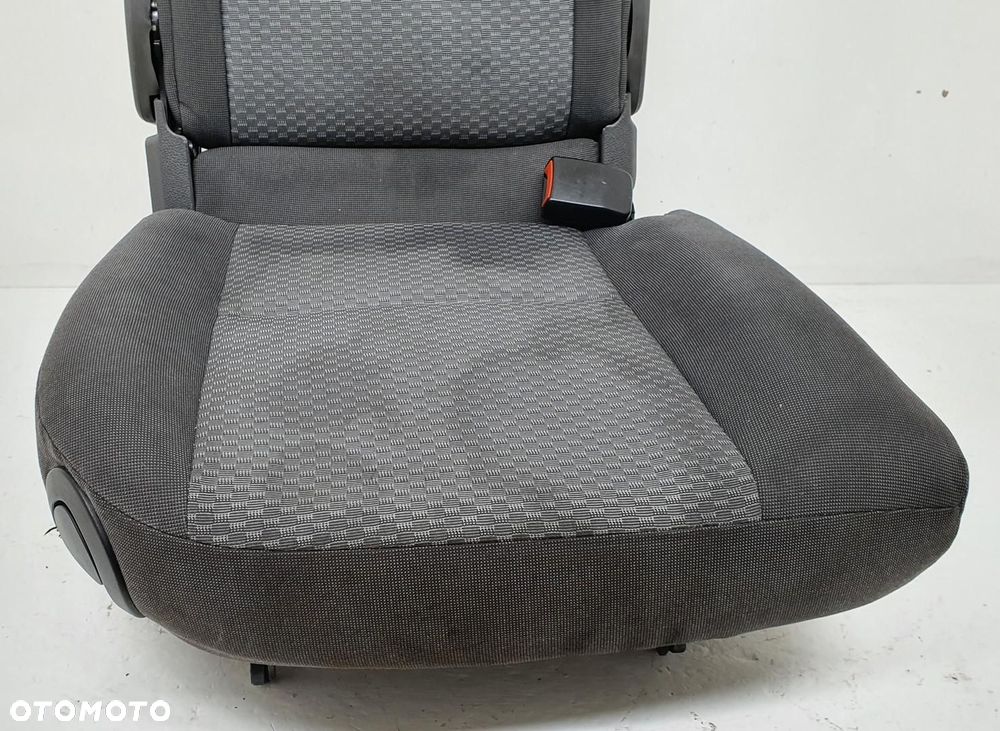FOTEL KANAPY PRAWY TYŁ TYLNY ZAPINKA II RZĄD FORD FOCUS C-MAX MK1 - 2