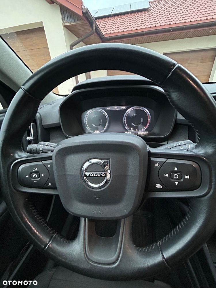 Volvo XC 40 D3 Momentum - 8