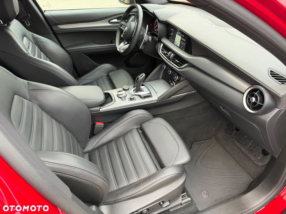 Alfa Romeo Stelvio 2.0 Turbo Veloce TI Q4 - 10