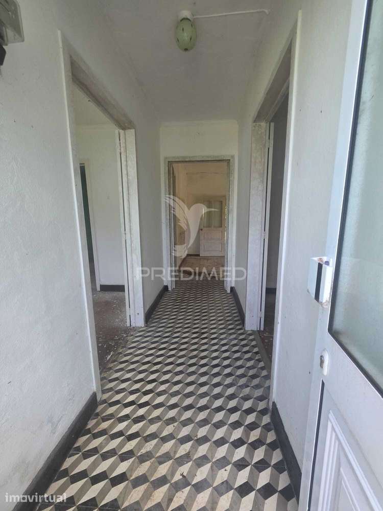 Moradia T3 com Excelente Potencial de Remodelação - Grande imagem: 4/29