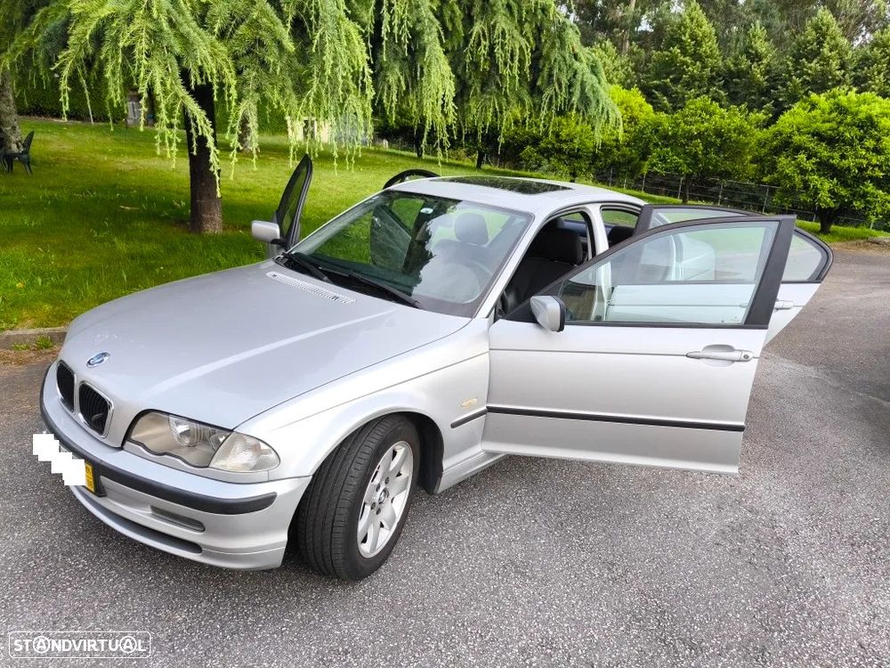 BMW 320 d Séc.XXI - 10