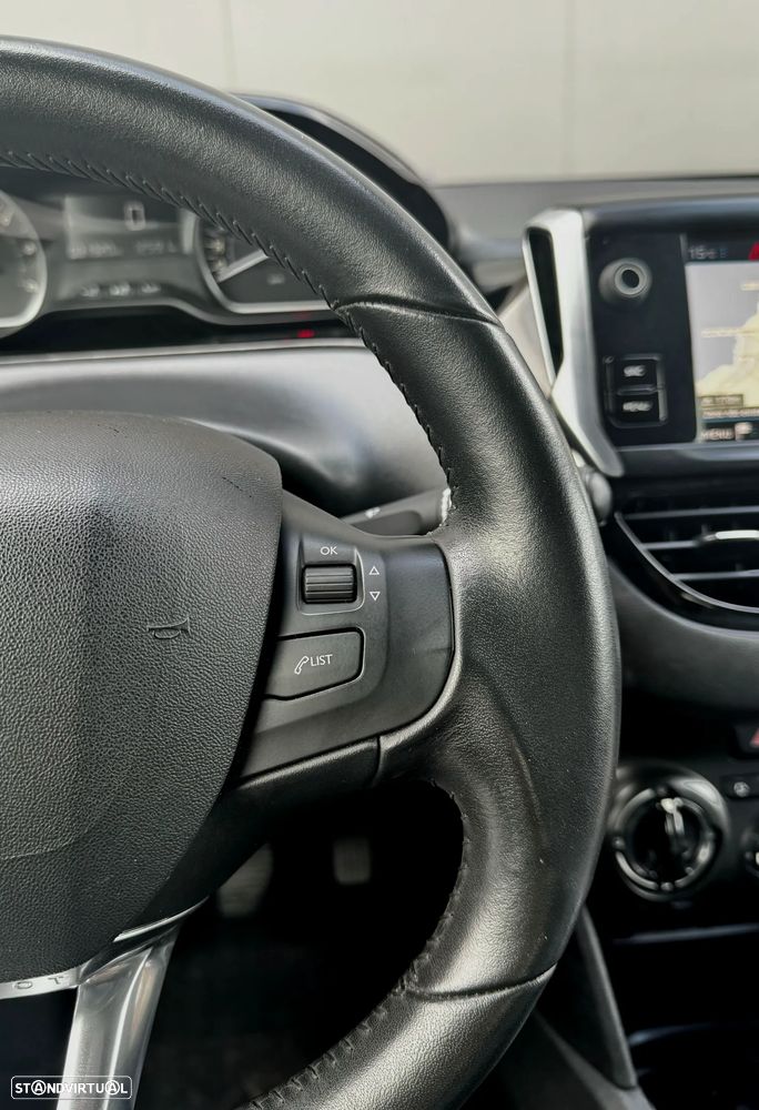 Peugeot 208 1.5 BlueHDi Signature - 5