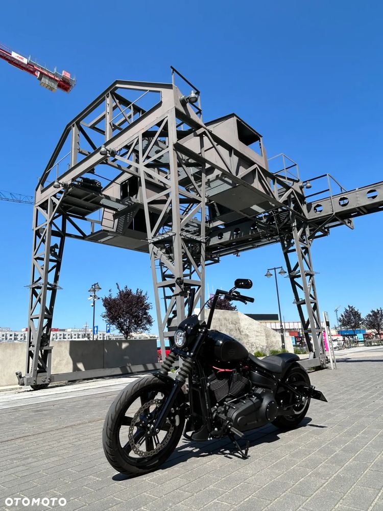 Harley-Davidson Softail Street Bob - 13