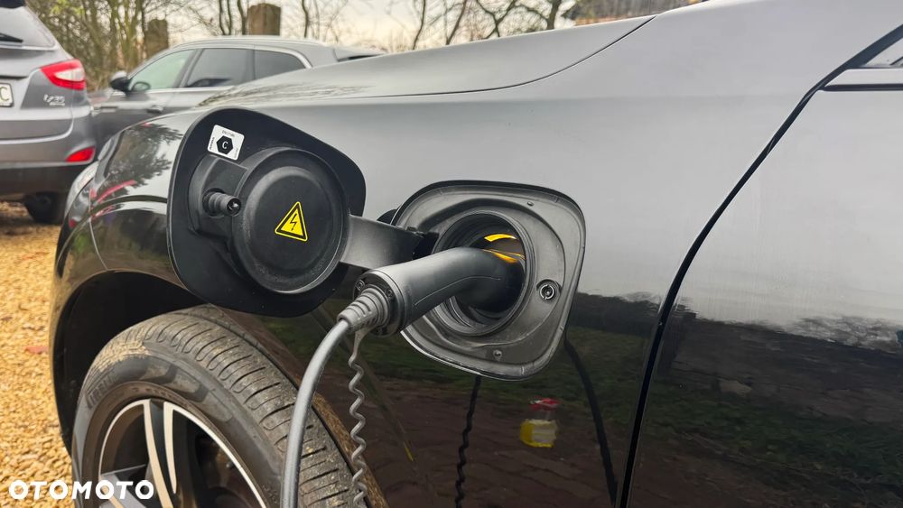 Volvo XC 60 T6 Plug-In Hybrid AWD R-Design - 22