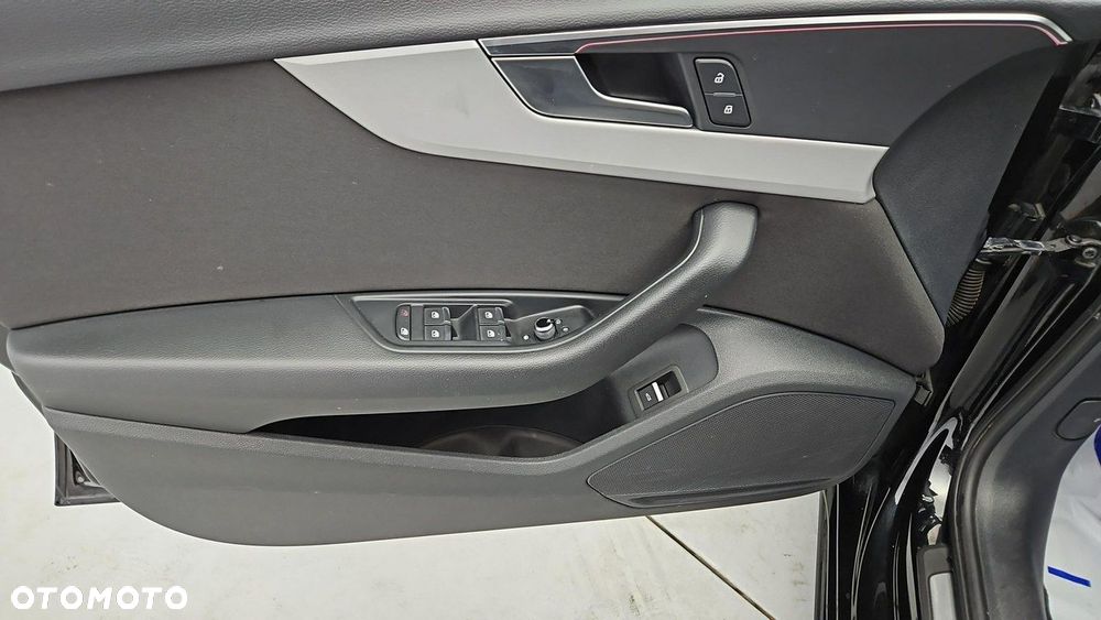 Audi A4 Limousine - 10