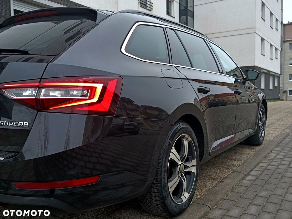 Skoda Superb 2.0 TDI Ambition DSG7 - 11