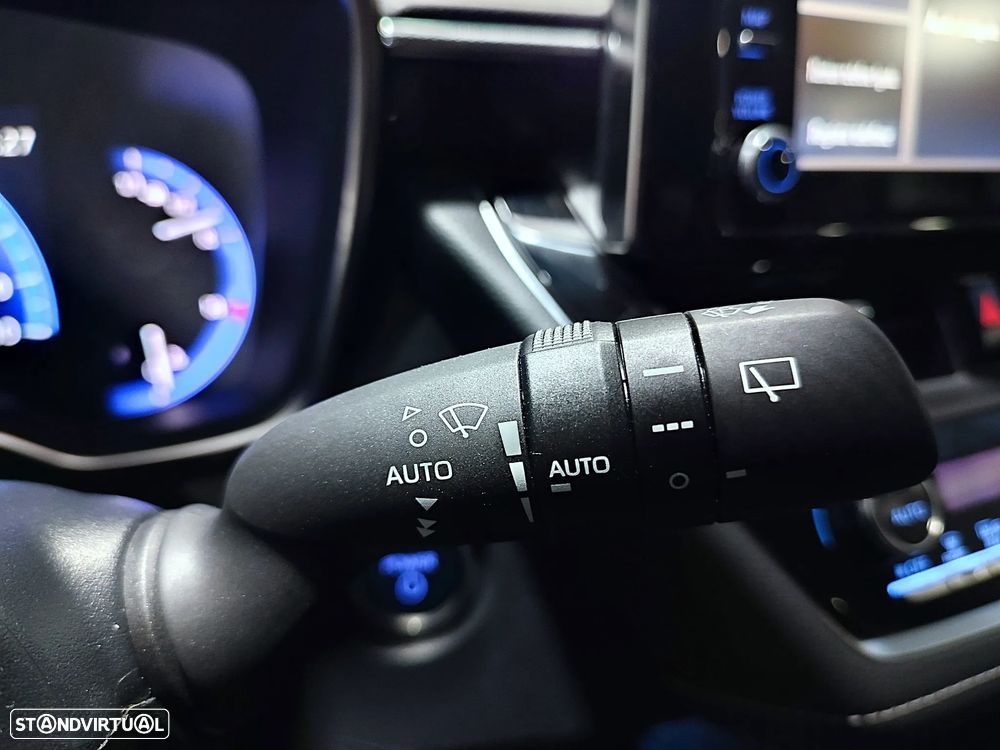 Toyota Corolla Touring Sports 1.8 Hybrid Comfort+P.Sport - 22
