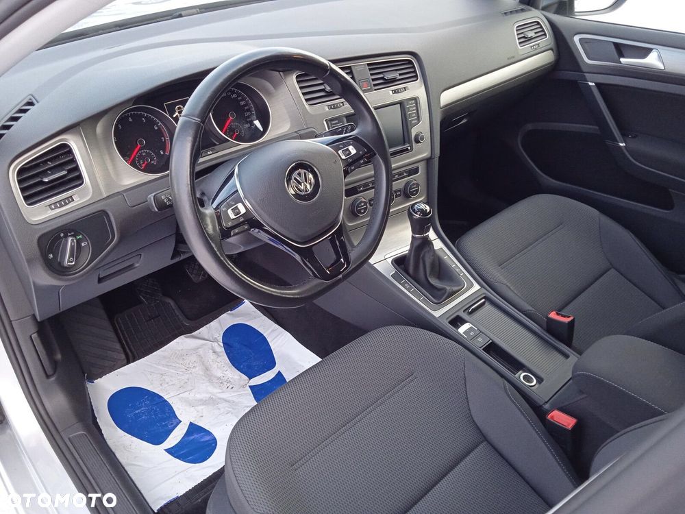 Volkswagen Golf 1.2 TSI BMT Comfortline - 11