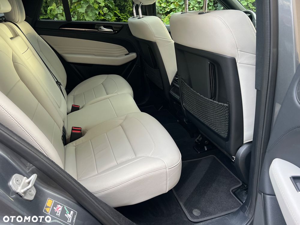 Mercedes-Benz GLE - 37