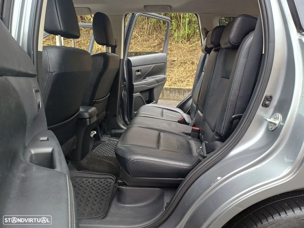 Mitsubishi Outlander 2.2 DI-D Instyle Navi 4WD - 40