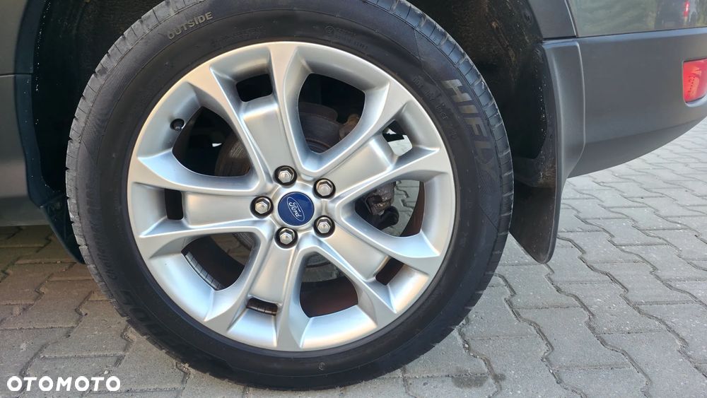 Ford Kuga 1.6 EcoBoost 2x4 Titanium - 10