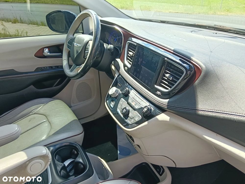 Chrysler Pacifica - 13