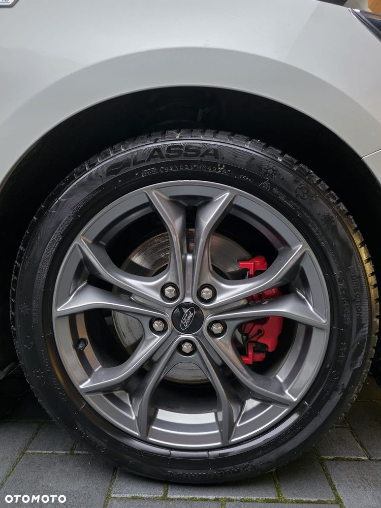 Ford Focus 1.5 EcoBlue Start-Stopp-System ST-LINE DESIGN - 34