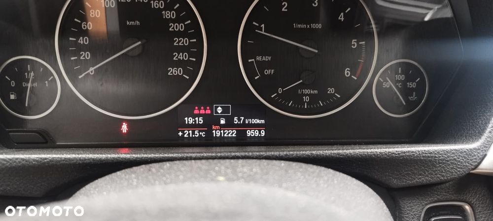 BMW Seria 3 320d DPF Efficient Dynamics Edition - 20