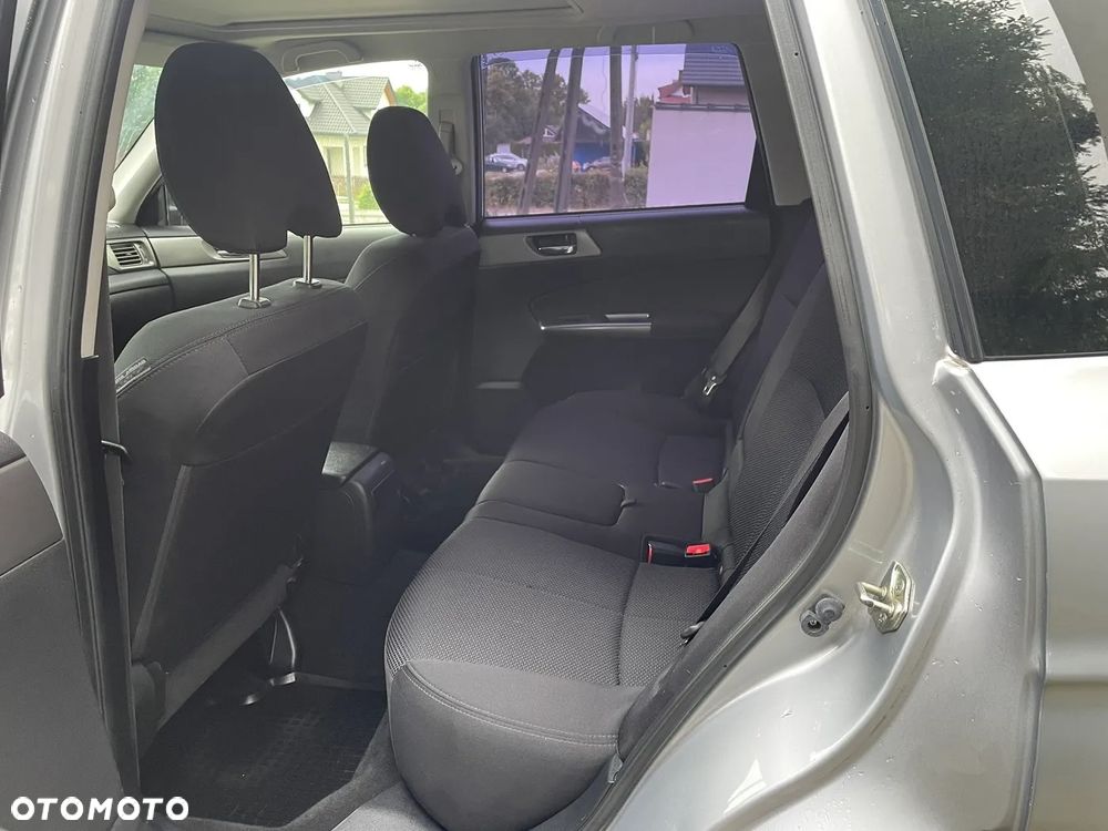 Subaru Forester 2.0X Exclusive - 12