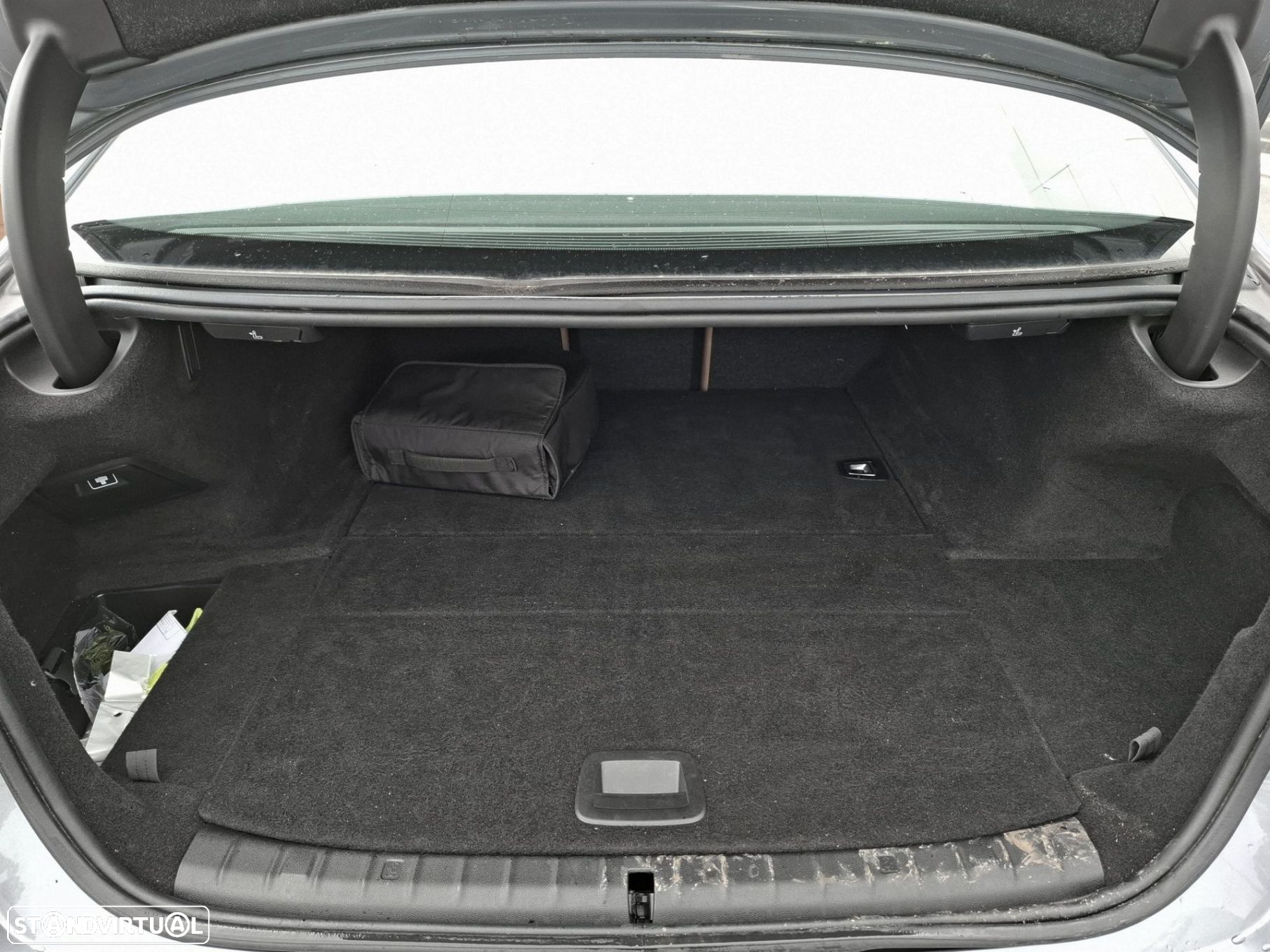 BMW 530 e Line Luxury - 28