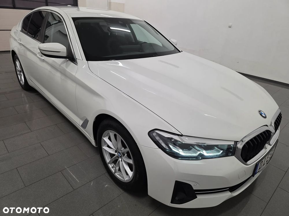 BMW Seria 5 518d mHEV Luxury Line sport - 33