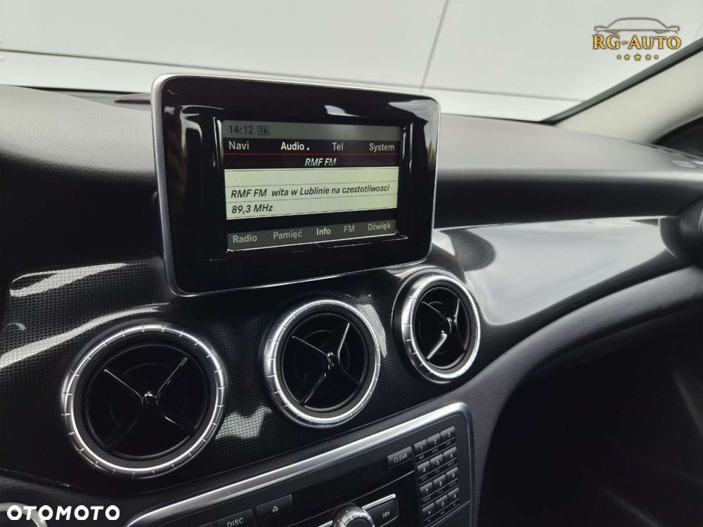 Mercedes-Benz CLA - 32