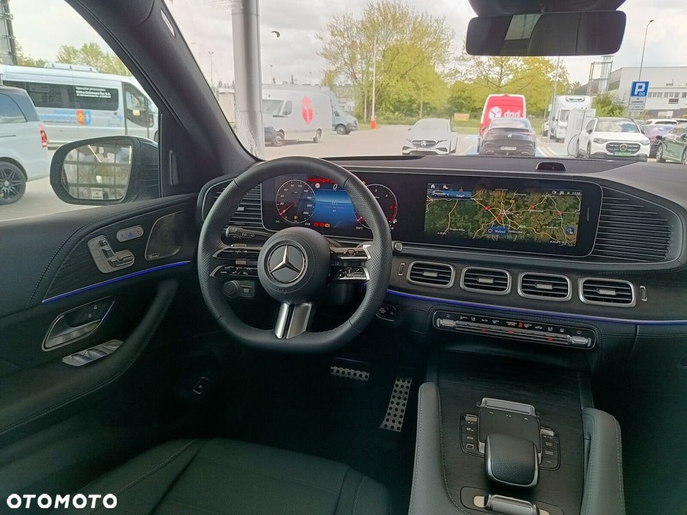 Mercedes-Benz GLS - 11