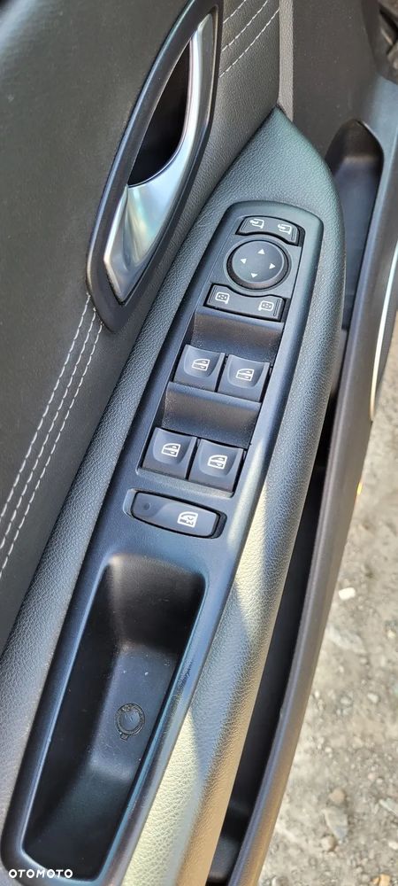 Renault Grand Scenic Gr 1.4 16V TCE Bose Edition - 9