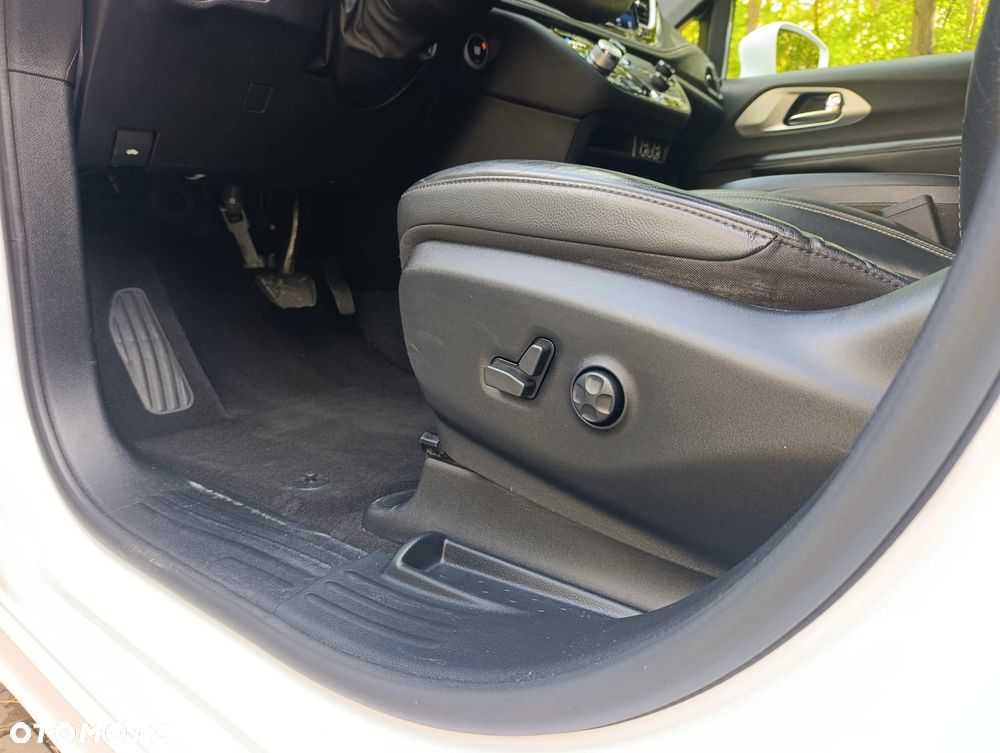 Chrysler Pacifica - 16