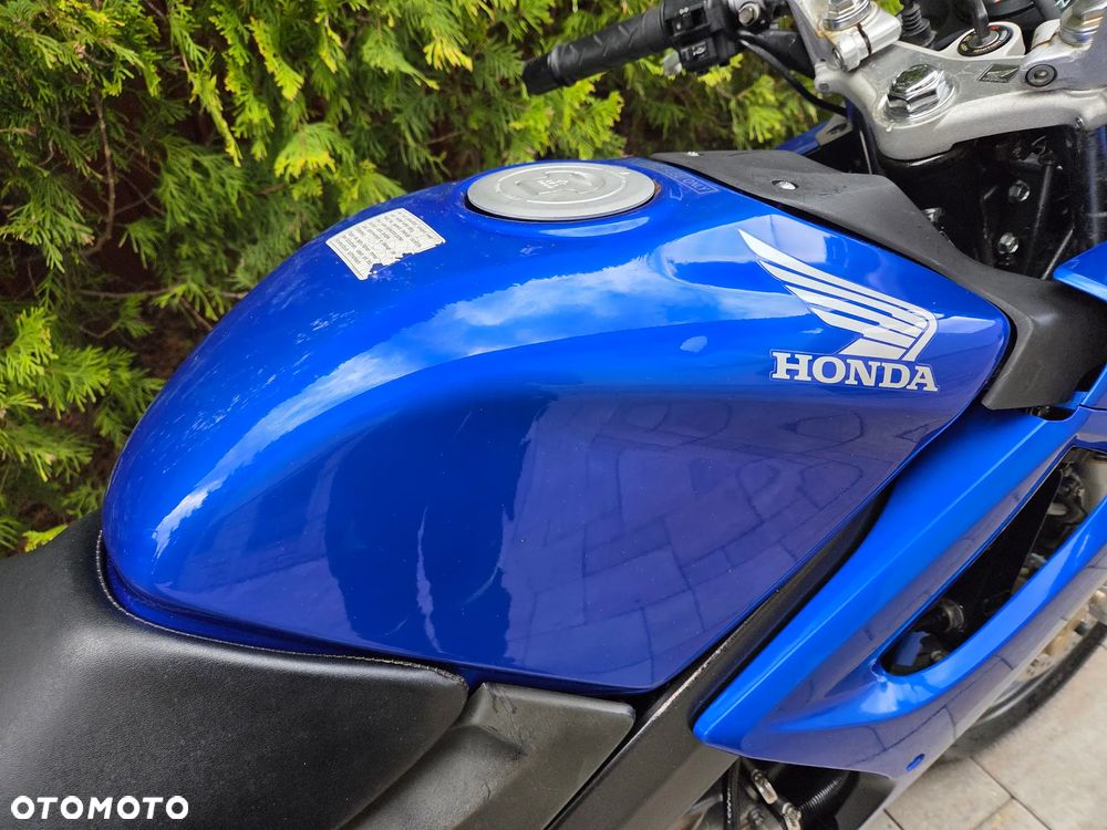 Honda CBR - 16
